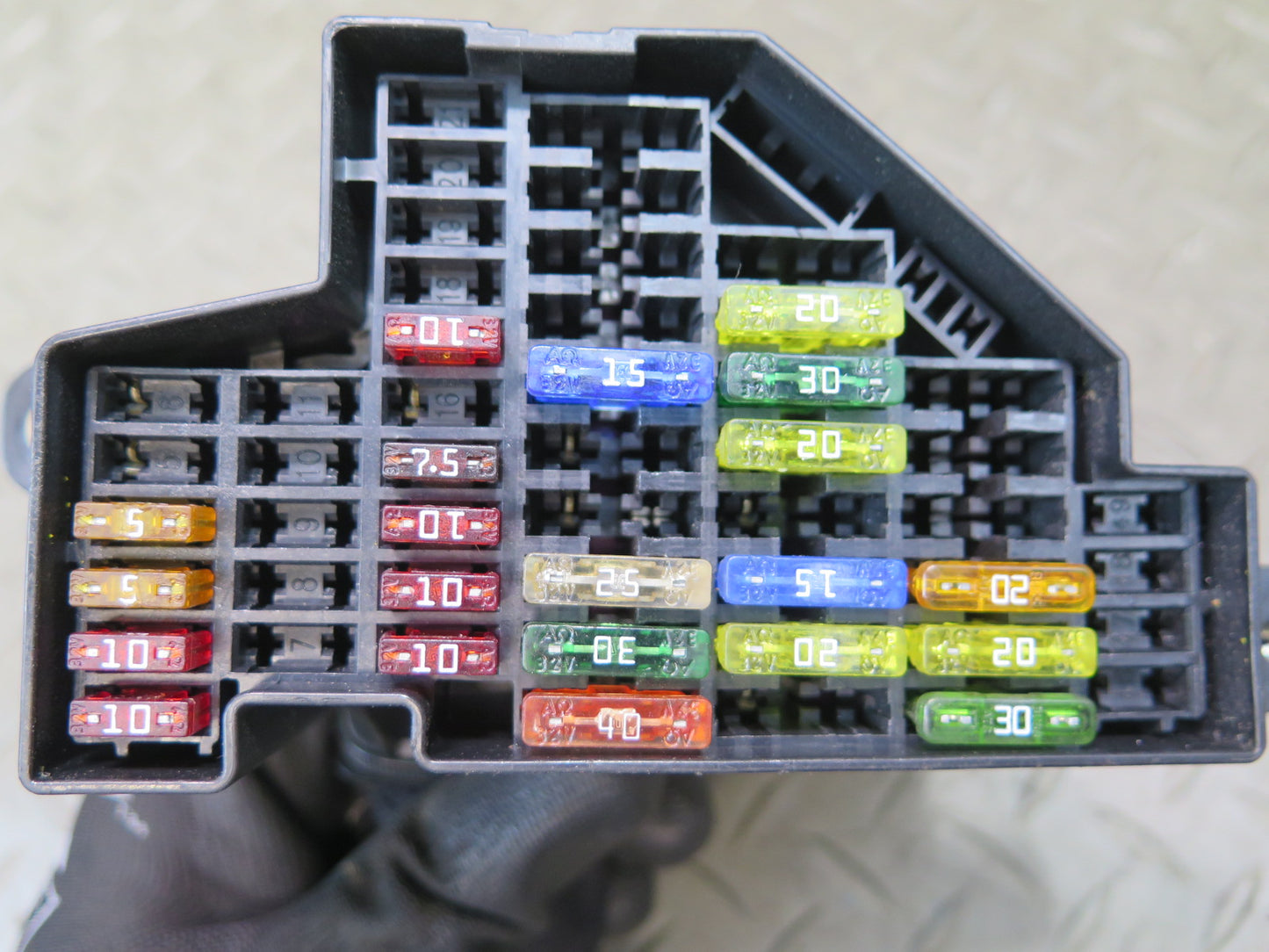 2008 VW Golf R32 Dash Fuse Relay Box Module OEM