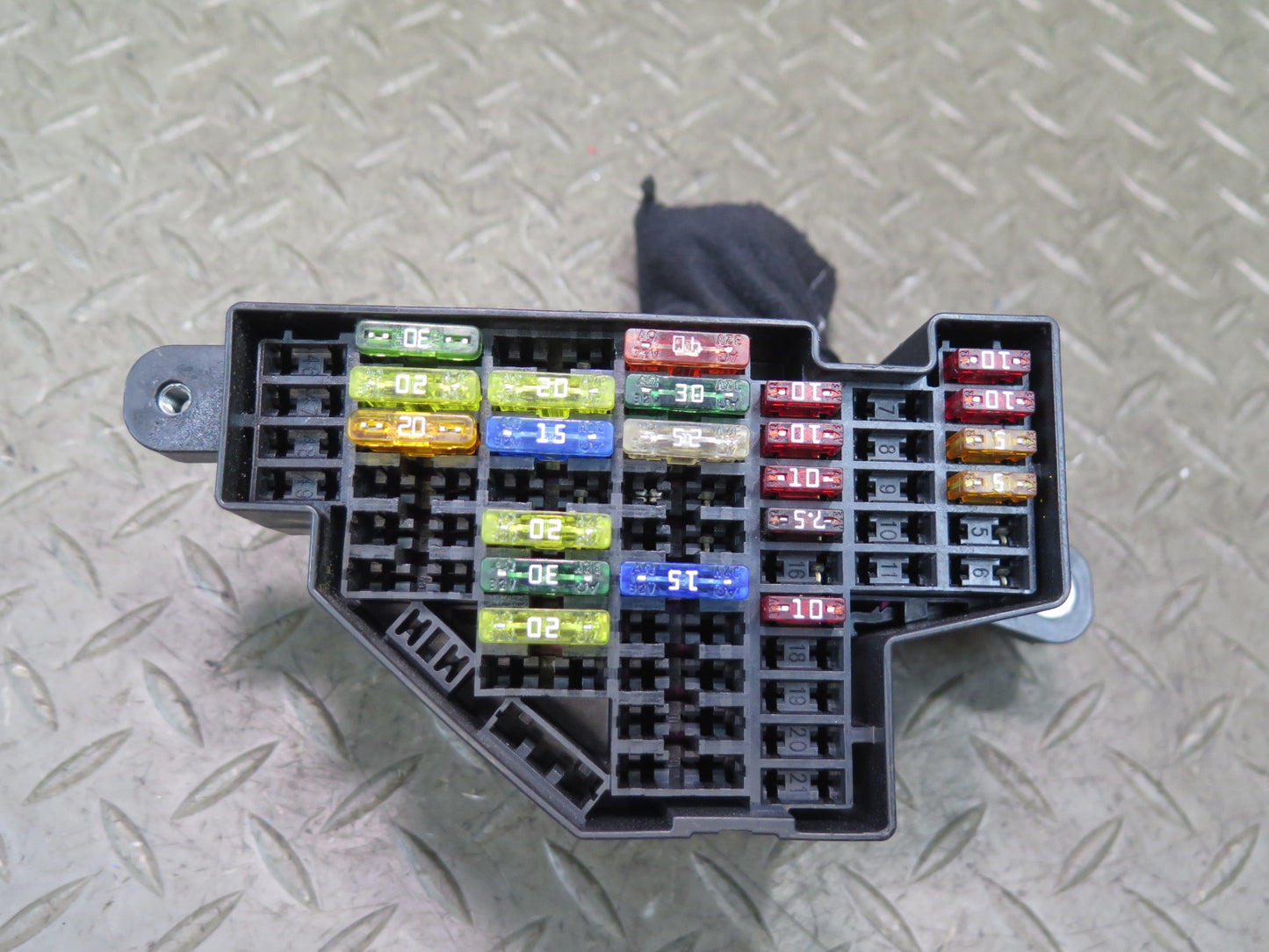 2008 VW Golf R32 Dash Fuse Relay Box Module OEM
