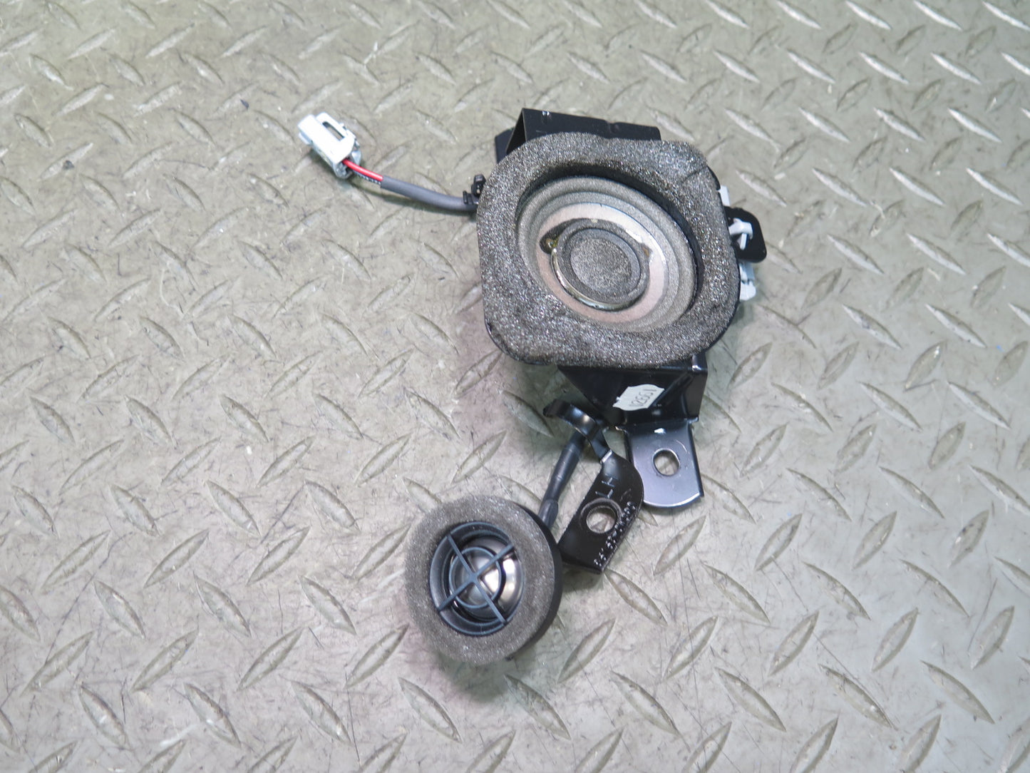 02-10 Lexus SC430 5pcs Mark Levinson Subwoofer Speaker Tweeter Set OEM