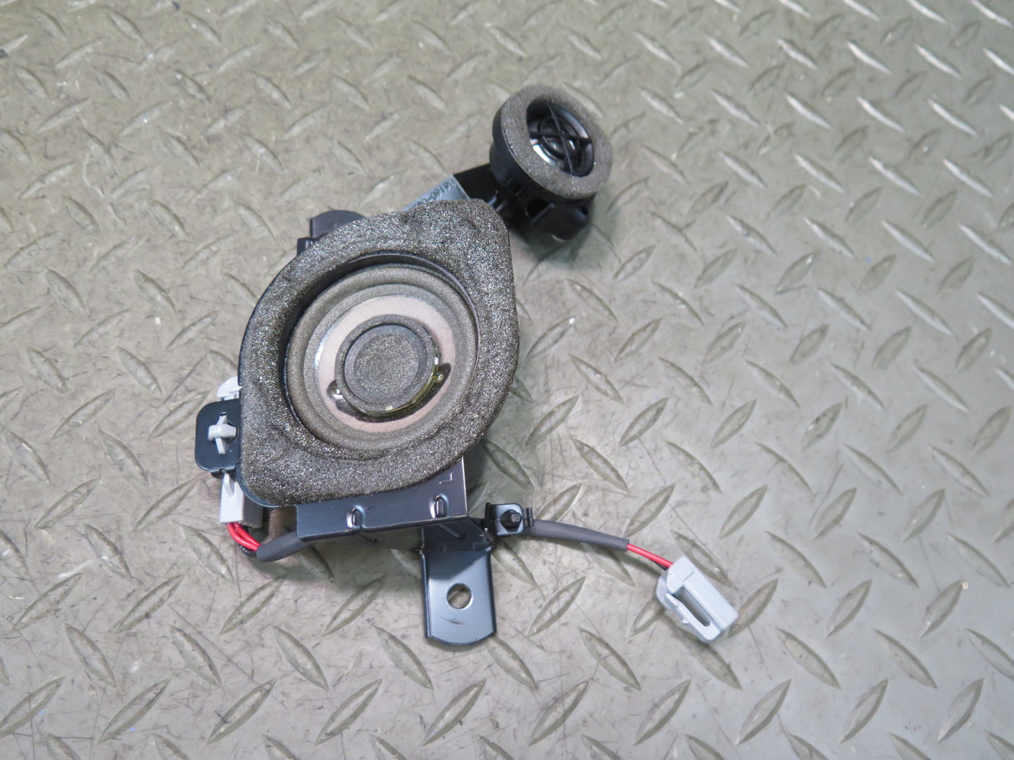 02-10 Lexus SC430 5pcs Mark Levinson Subwoofer Speaker Tweeter Set OEM