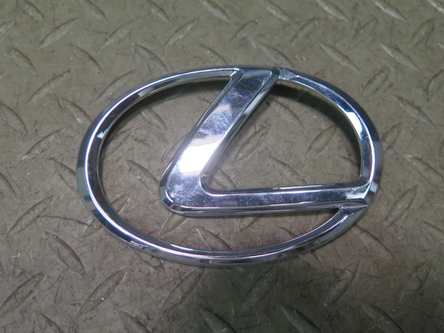 02-10 Lexus UZZ40L SC430 Rear Trunk Lid Ornament Emblem Logo Badge Set OEM