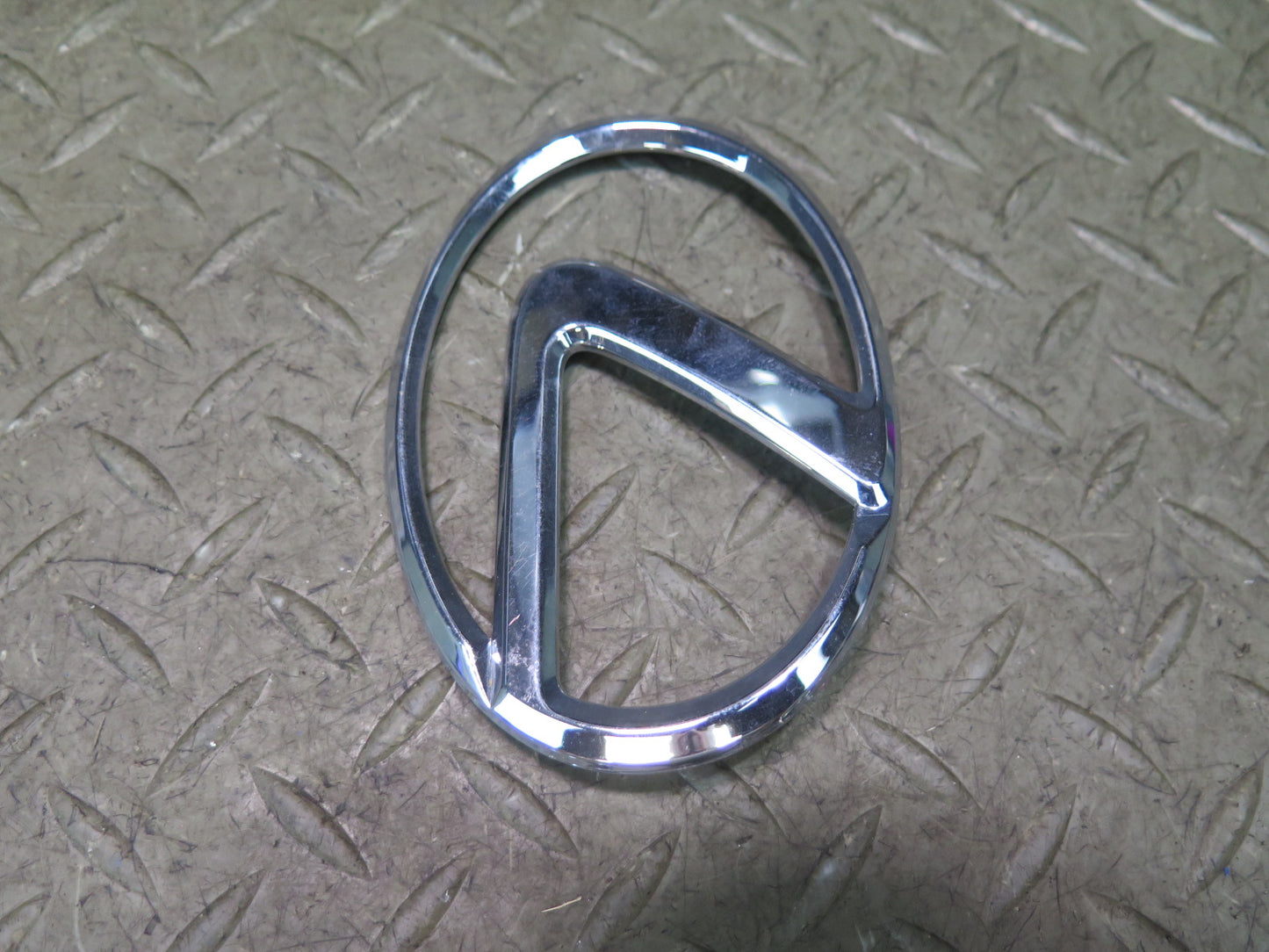02-10 Lexus UZZ40L SC430 Rear Trunk Lid Ornament Emblem Logo Badge Set OEM