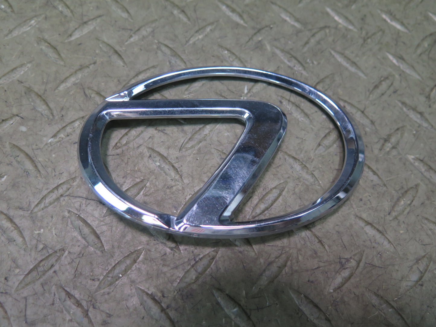 02-10 Lexus UZZ40L SC430 Rear Trunk Lid Ornament Emblem Logo Badge Set OEM