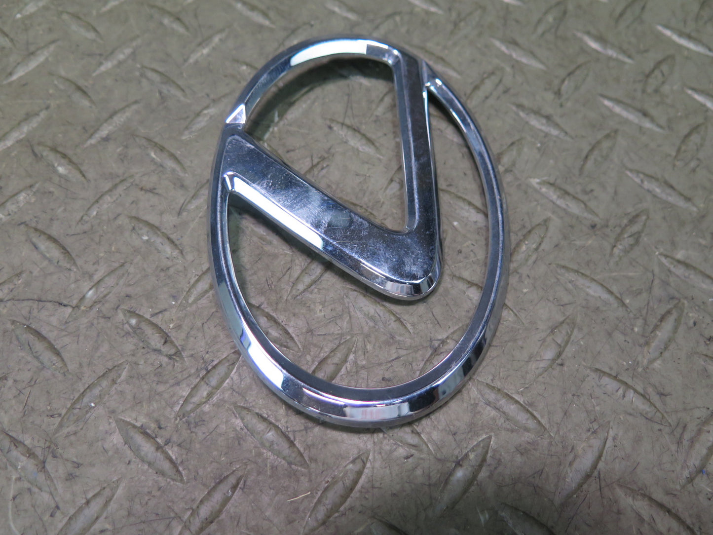 02-10 Lexus UZZ40L SC430 Rear Trunk Lid Ornament Emblem Logo Badge Set OEM