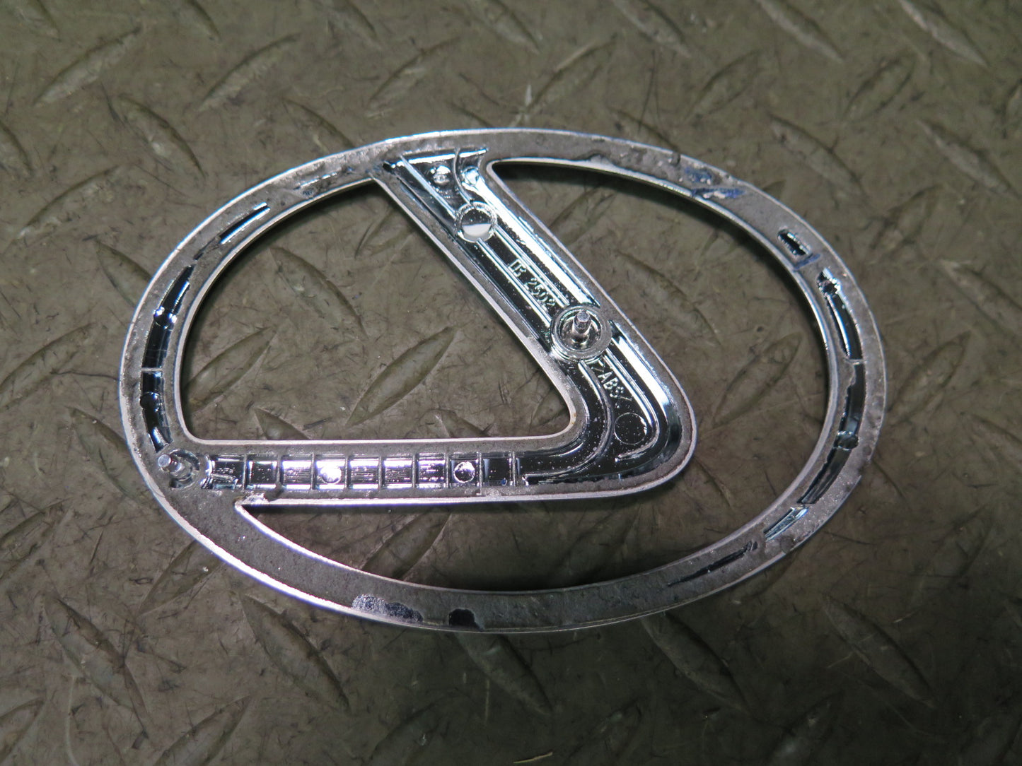 02-10 Lexus UZZ40L SC430 Rear Trunk Lid Ornament Emblem Logo Badge Set OEM