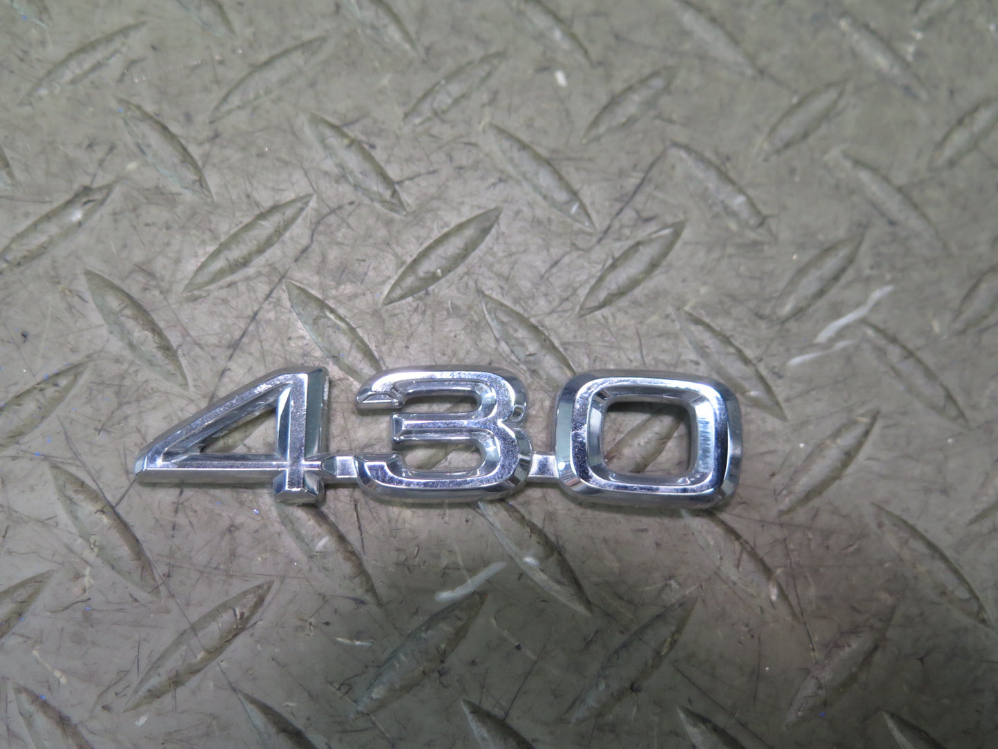 02-10 Lexus UZZ40L SC430 Rear Trunk Lid Ornament Emblem Logo Badge Set OEM