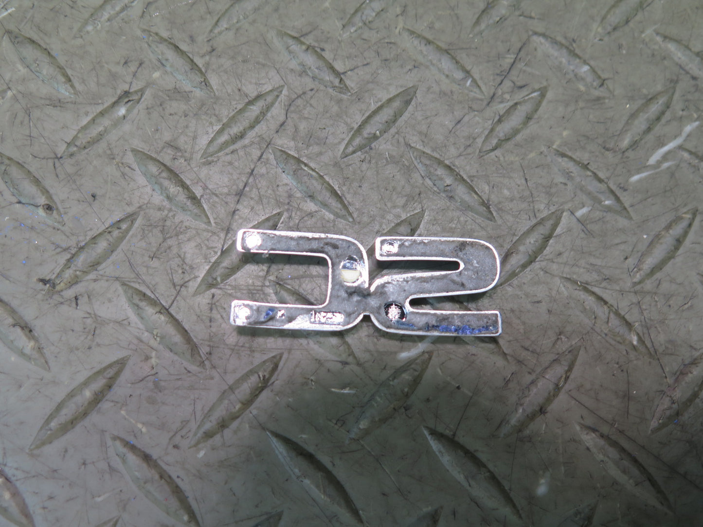 02-10 Lexus UZZ40L SC430 Rear Trunk Lid Ornament Emblem Logo Badge Set OEM