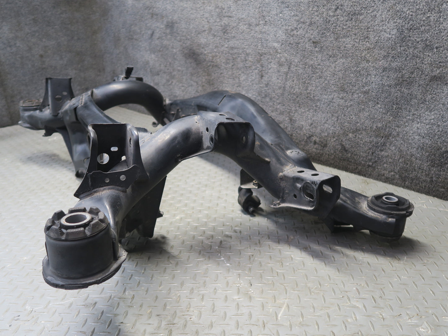 02-10 Lexus UZZ40L SC430 Rear Suspension Crossmember Sub Frame Subframe 74K OEM