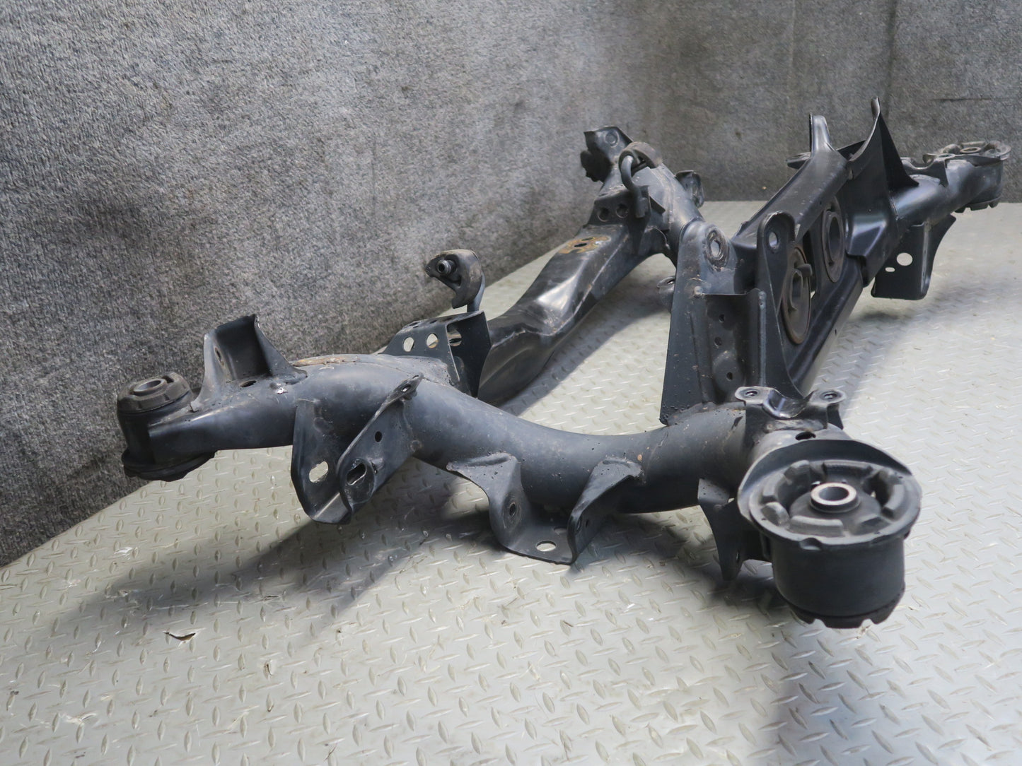 02-10 Lexus UZZ40L SC430 Rear Suspension Crossmember Sub Frame Subframe 74K OEM
