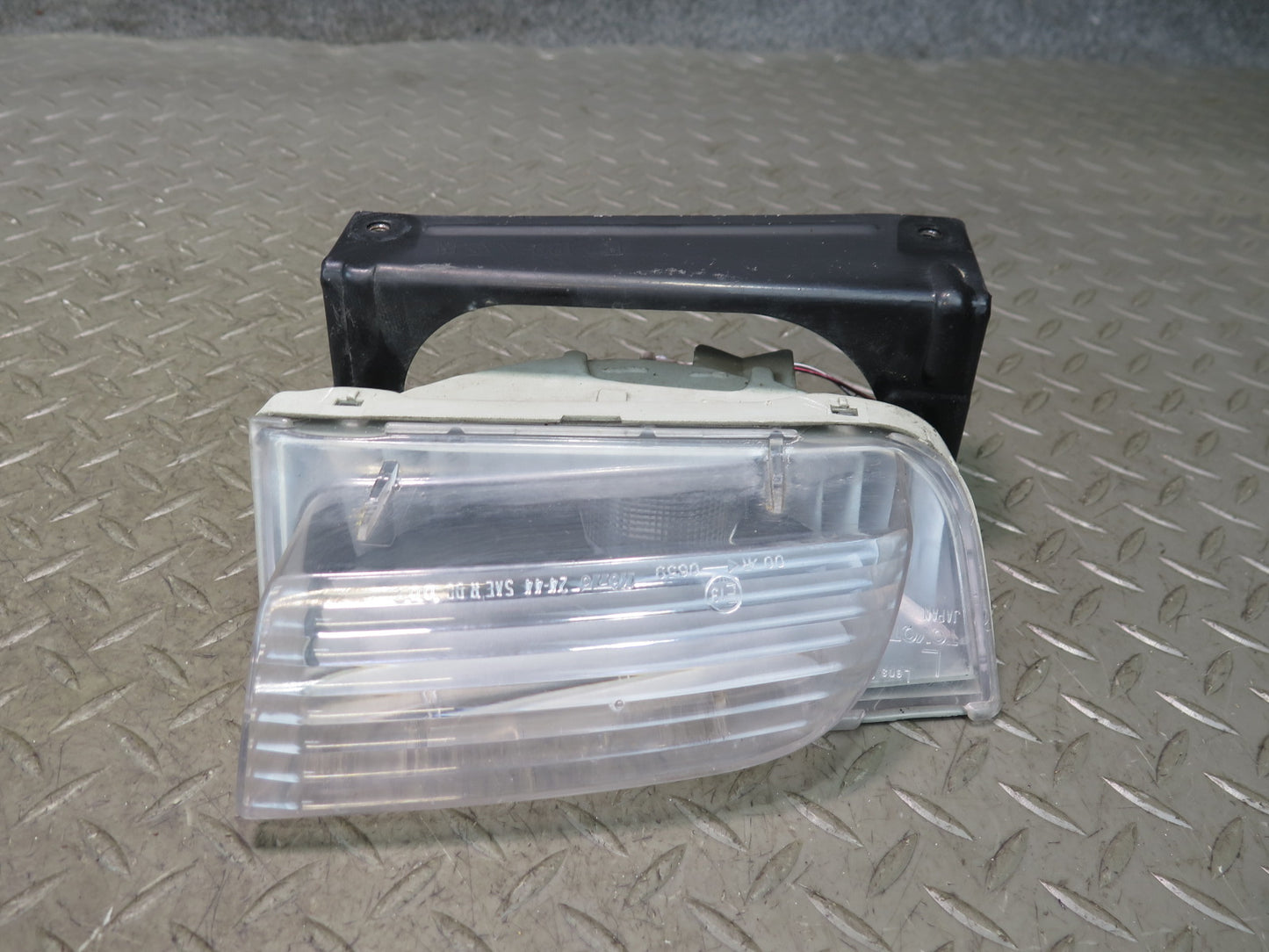 06-10 Lexus SC430 Set of 2 Rear Bumper Left & Right Backup Reverse Light OEM