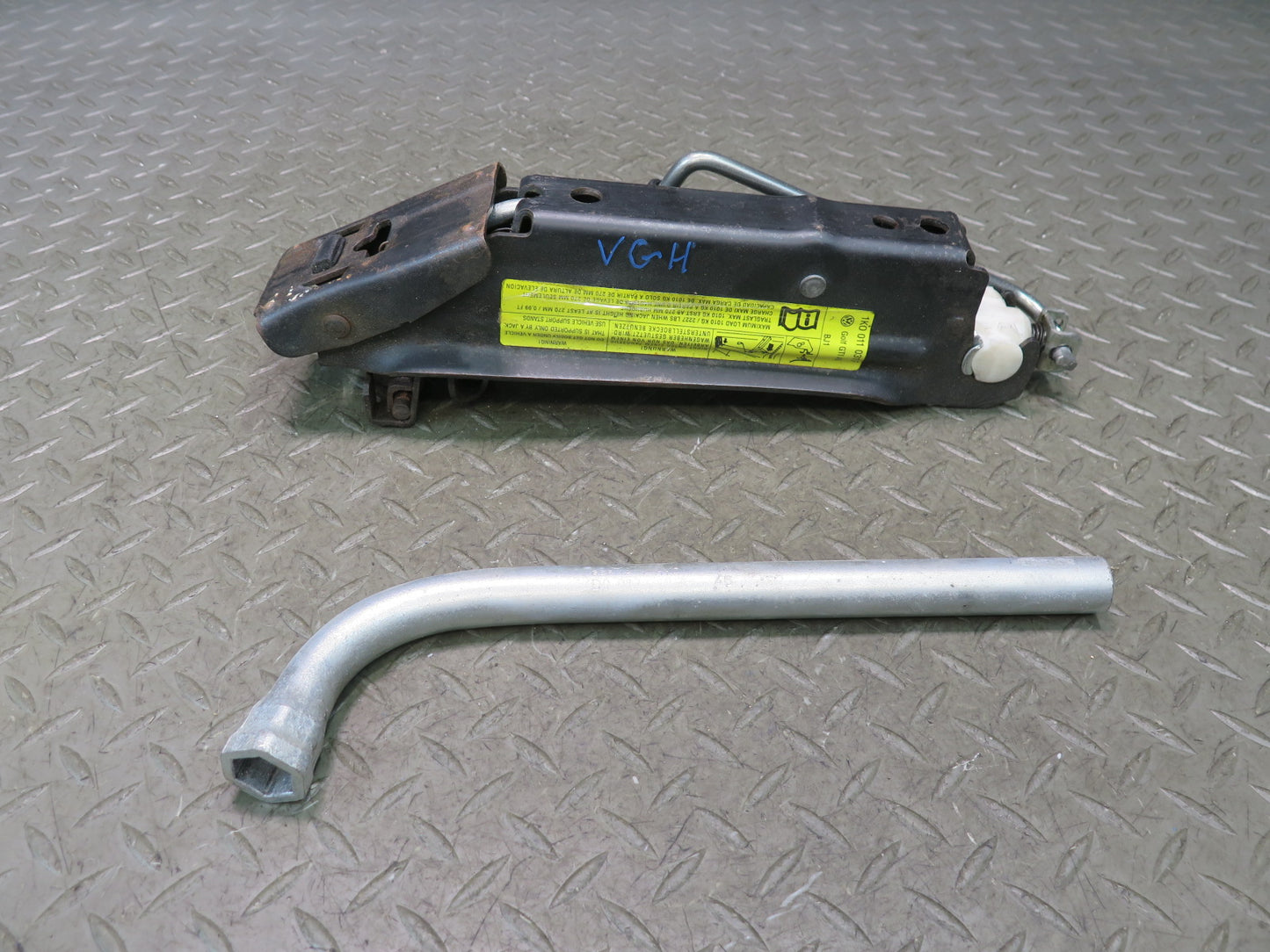 06-09 VW Golf MK5 R32 Emergency Spare Tire Lift Jack w Wrench OEM