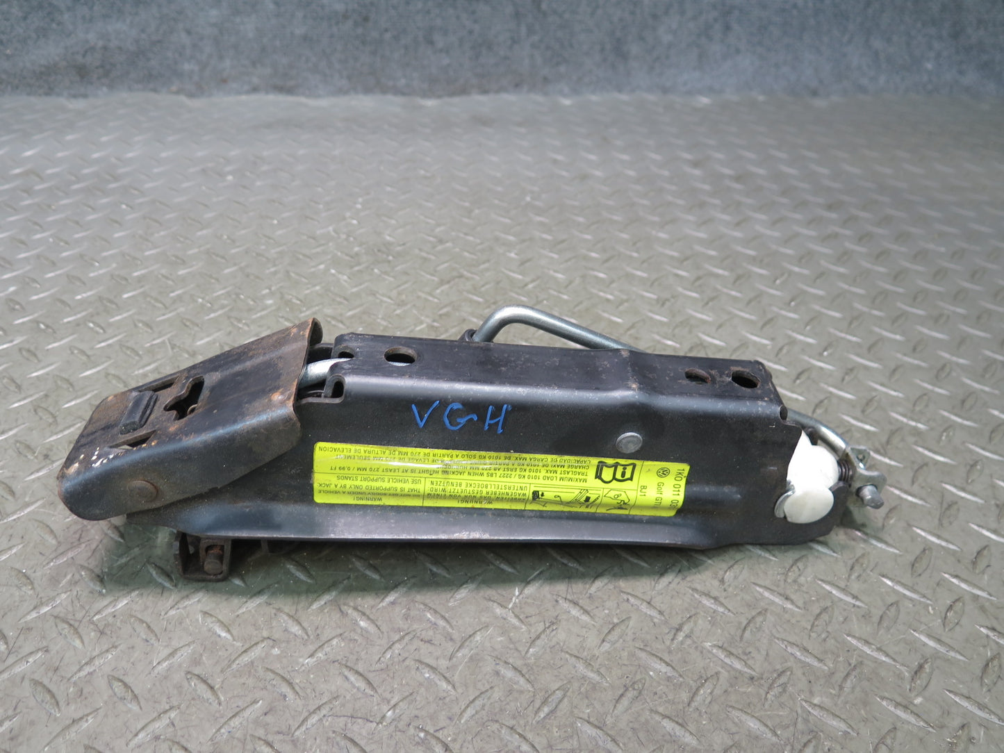 06-09 VW Golf MK5 R32 Emergency Spare Tire Lift Jack w Wrench OEM