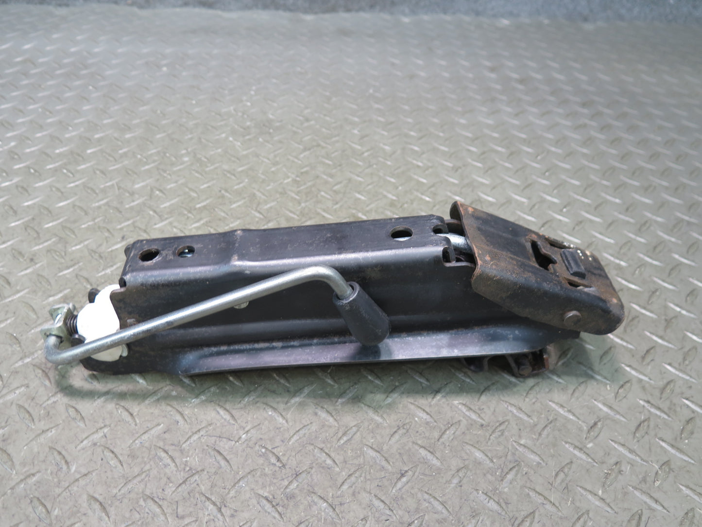06-09 VW Golf MK5 R32 Emergency Spare Tire Lift Jack w Wrench OEM