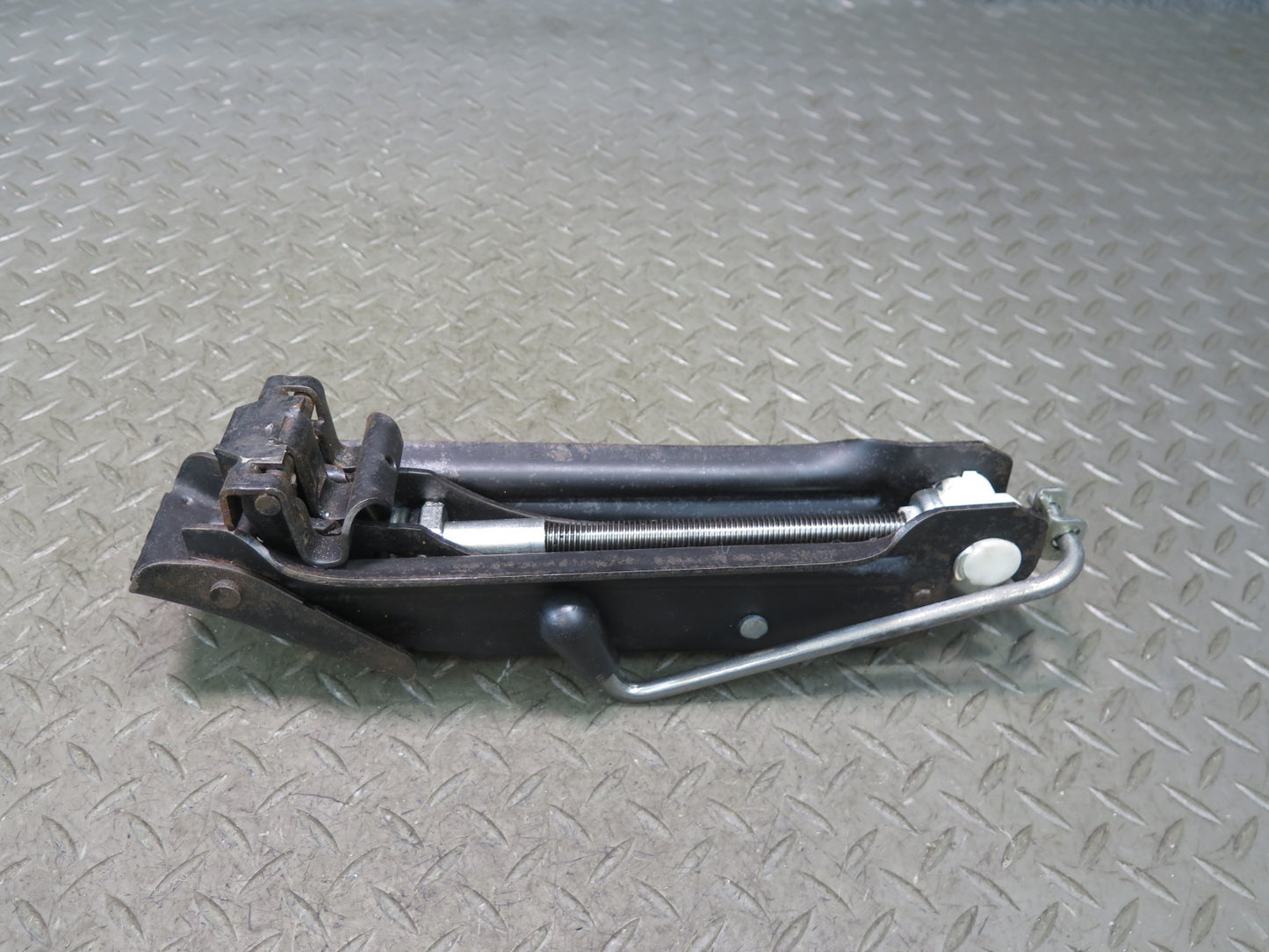 06-09 VW Golf MK5 R32 Emergency Spare Tire Lift Jack w Wrench OEM