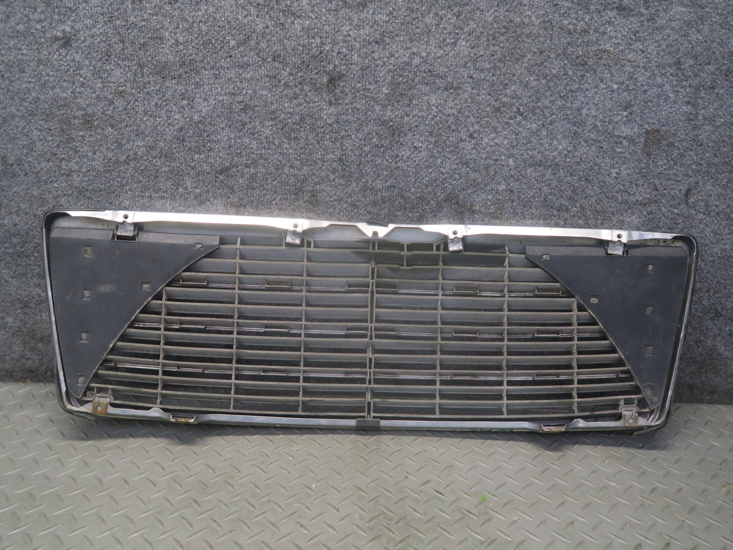 94-99 Mercedes W140 S500 S600 Front Hood Chrome Grille OEM
