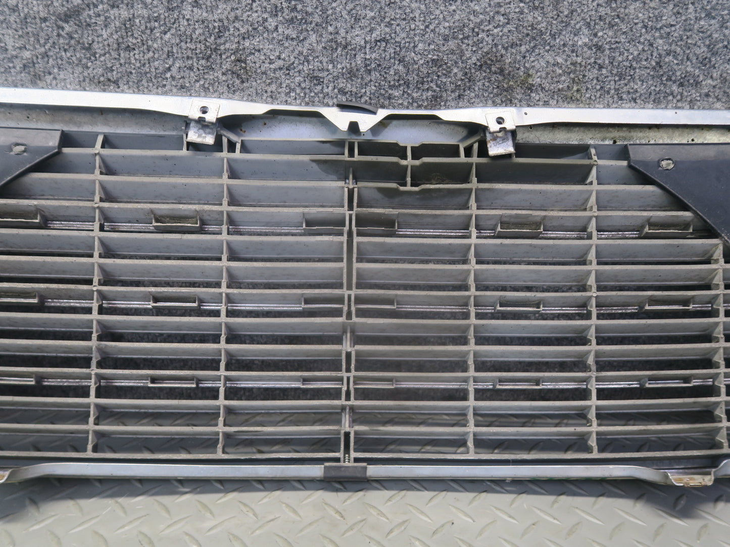 94-99 Mercedes W140 S500 S600 Front Hood Chrome Grille OEM