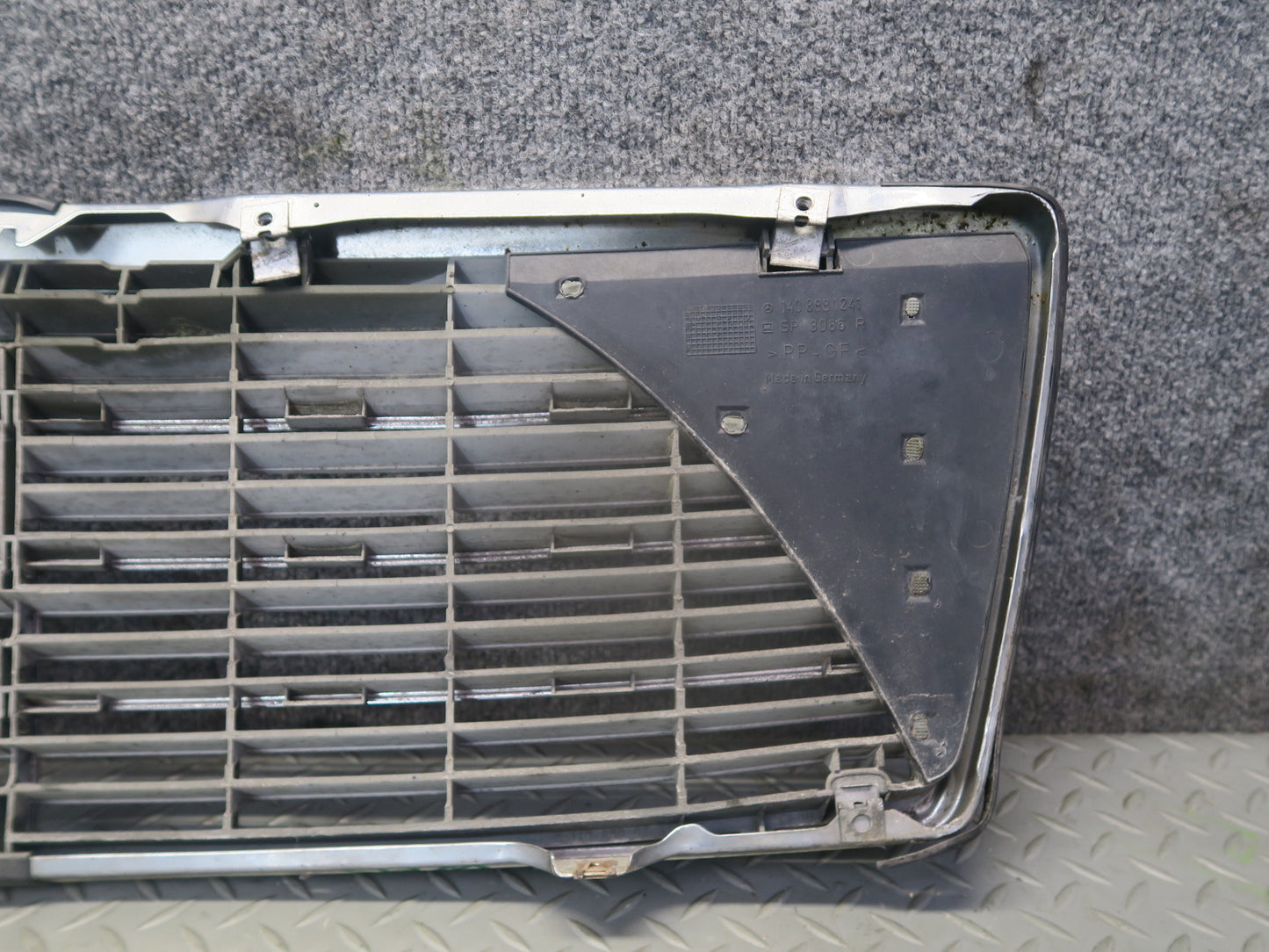 94-99 Mercedes W140 S500 S600 Front Hood Chrome Grille OEM