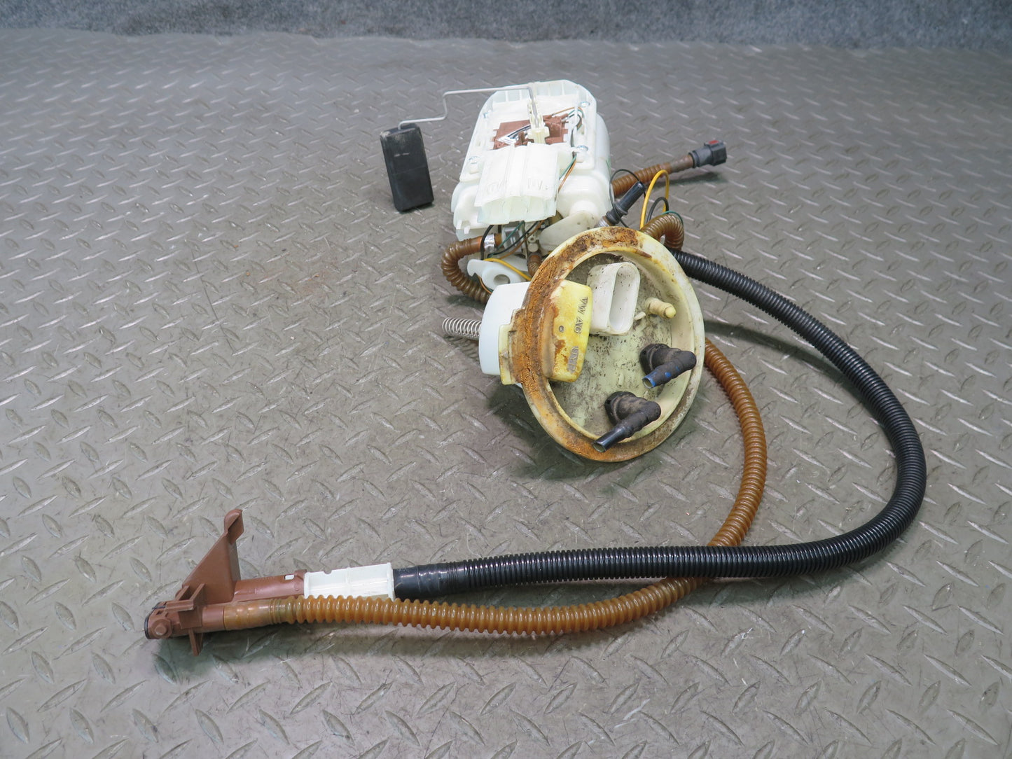2008 VW Golf MK5 R32 3.2L Fuel Pump Level Sensor Assembly OEM