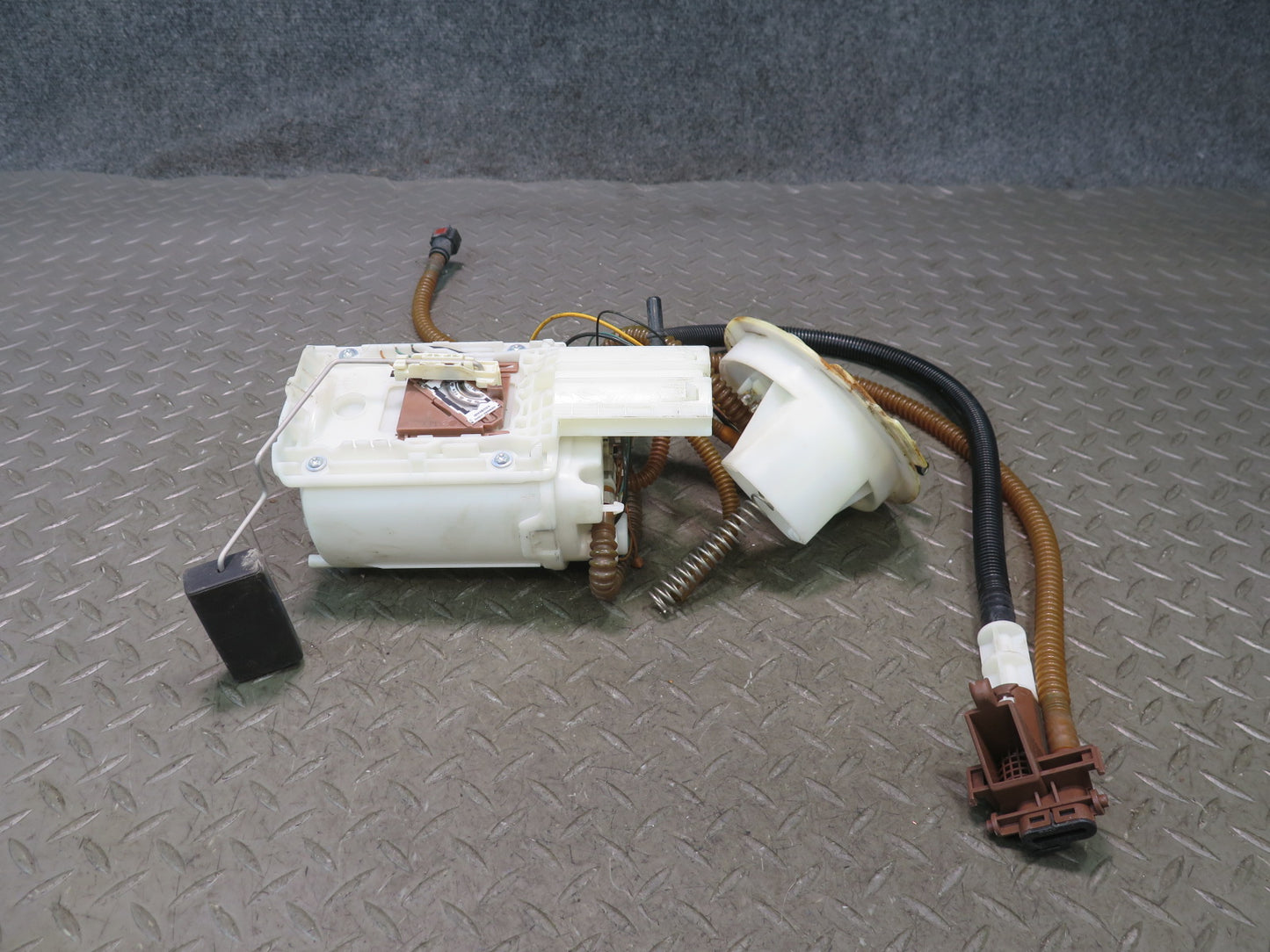 2008 VW Golf MK5 R32 3.2L Fuel Pump Level Sensor Assembly OEM
