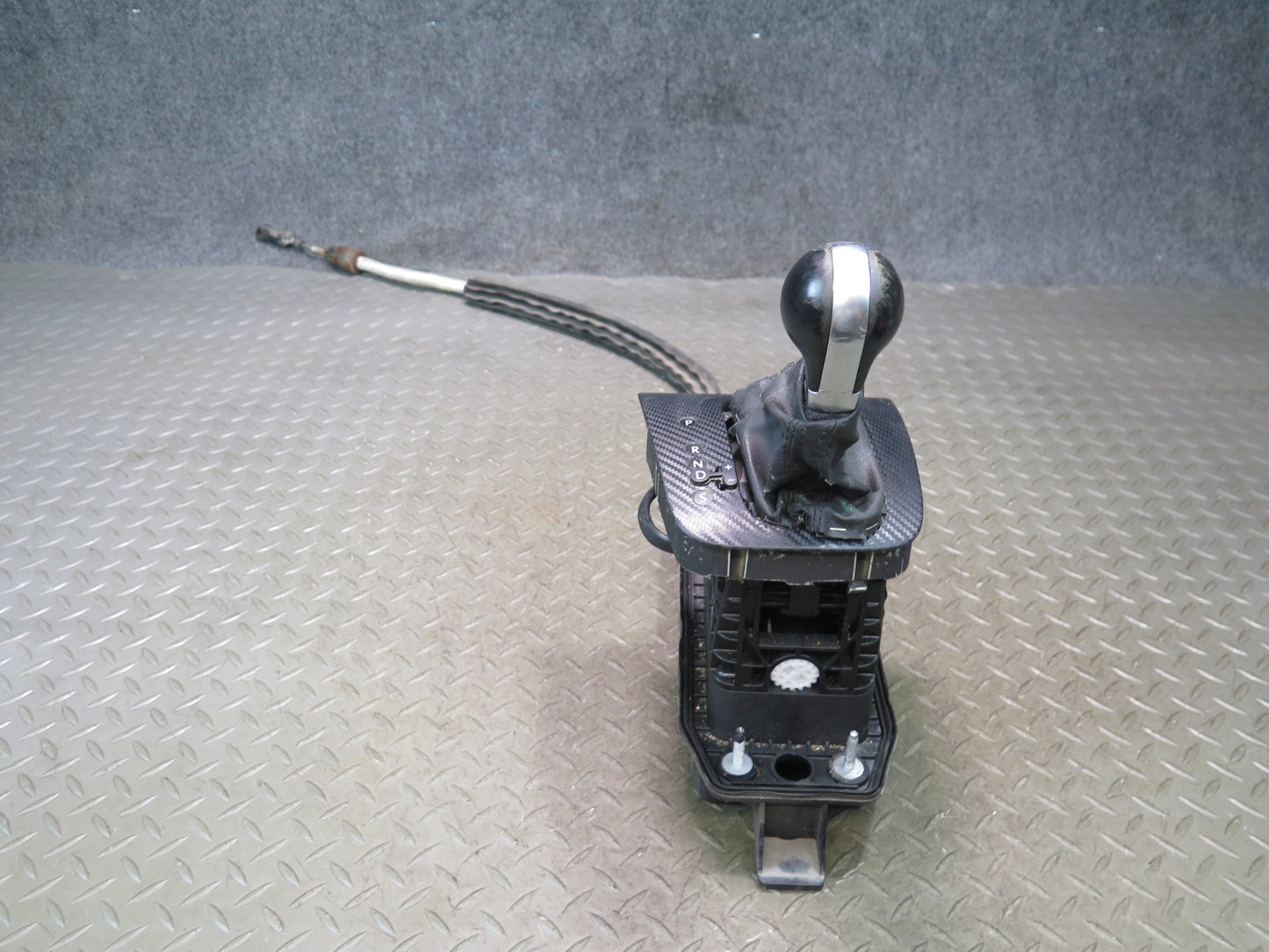 2008 VW Golf MK5 R32 A/T Automatic Transmission Shifter w Cable 1K1713041B OEM