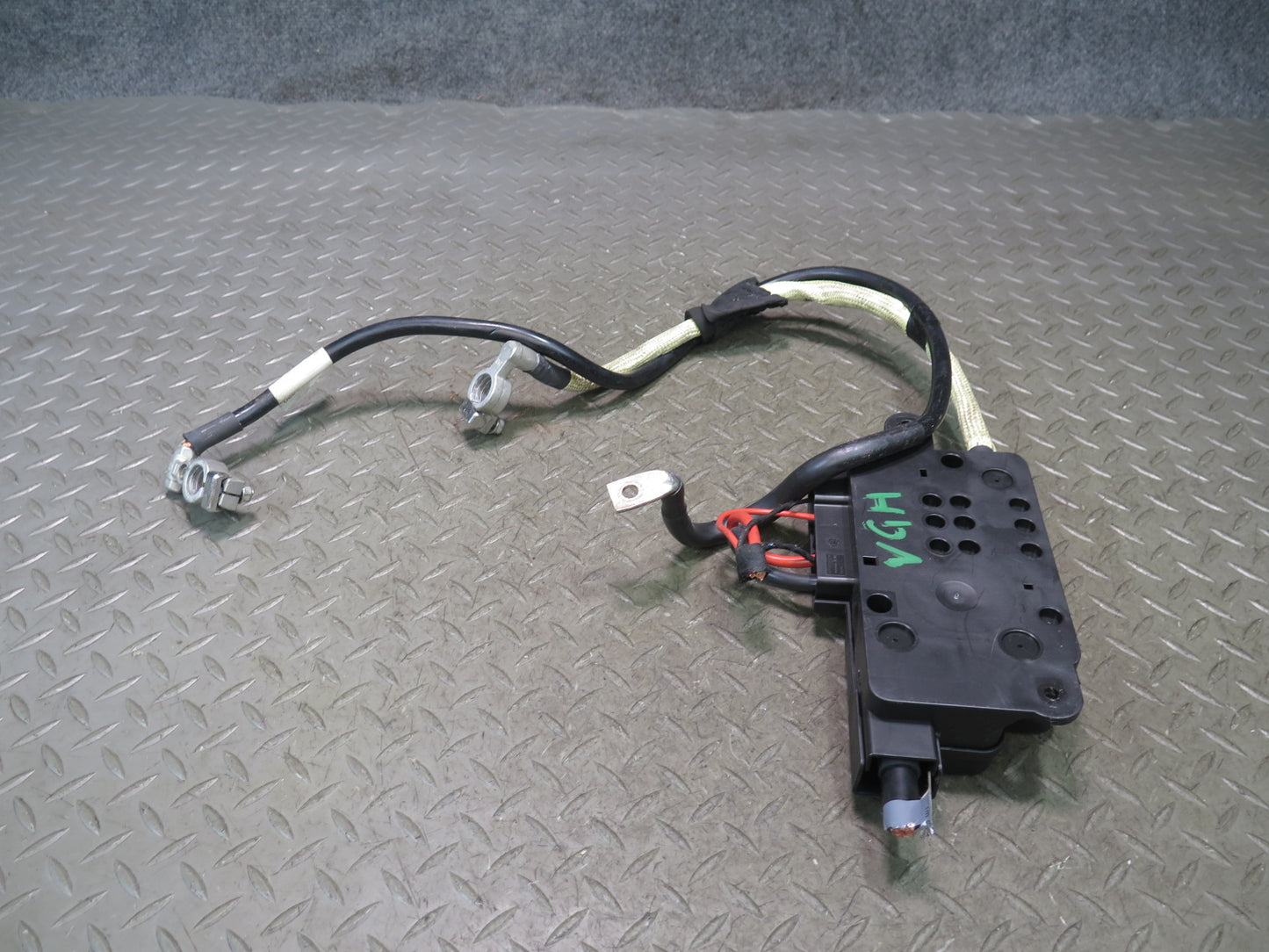 06-09 VW Golf MK5 R32 3.2L Battery Negative Cable w Fuse Box 1K0971226