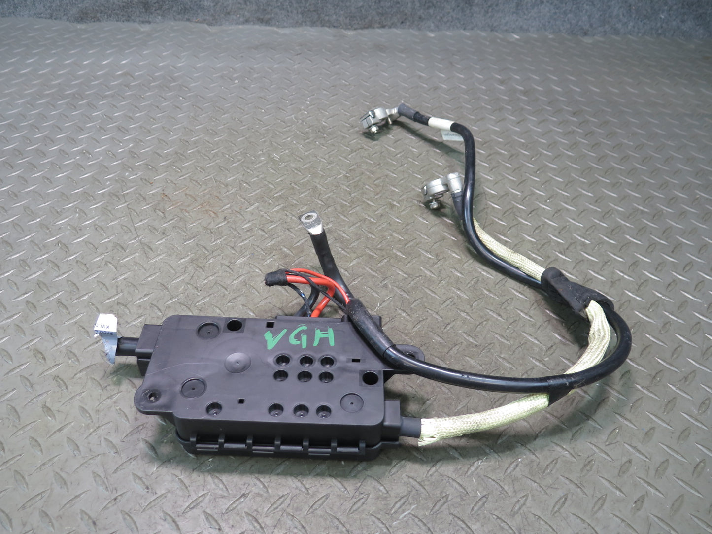 06-09 VW Golf MK5 R32 3.2L Battery Negative Cable w Fuse Box 1K0971226