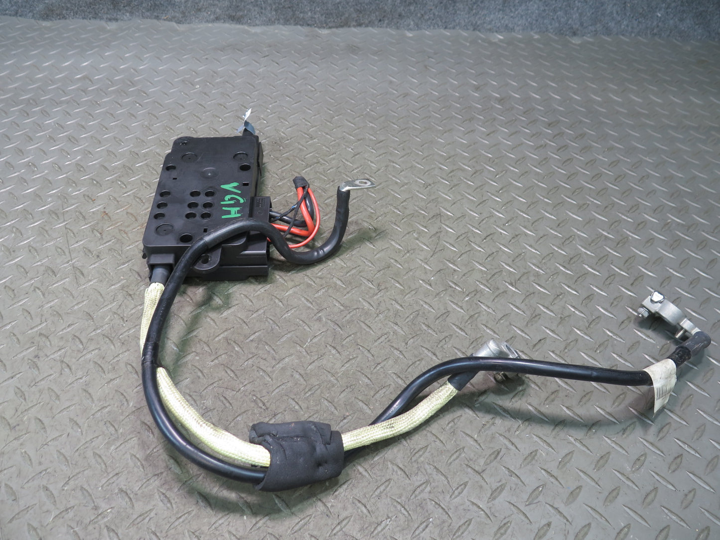 06-09 VW Golf MK5 R32 3.2L Battery Negative Cable w Fuse Box 1K0971226