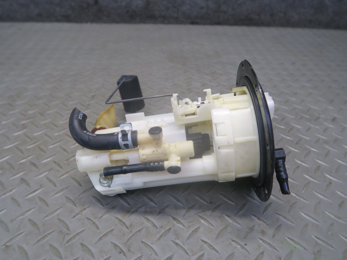 06-10 Lexus UZZ40L SC430 Fuel Pump Level Sensor Sending Unit Set OEM