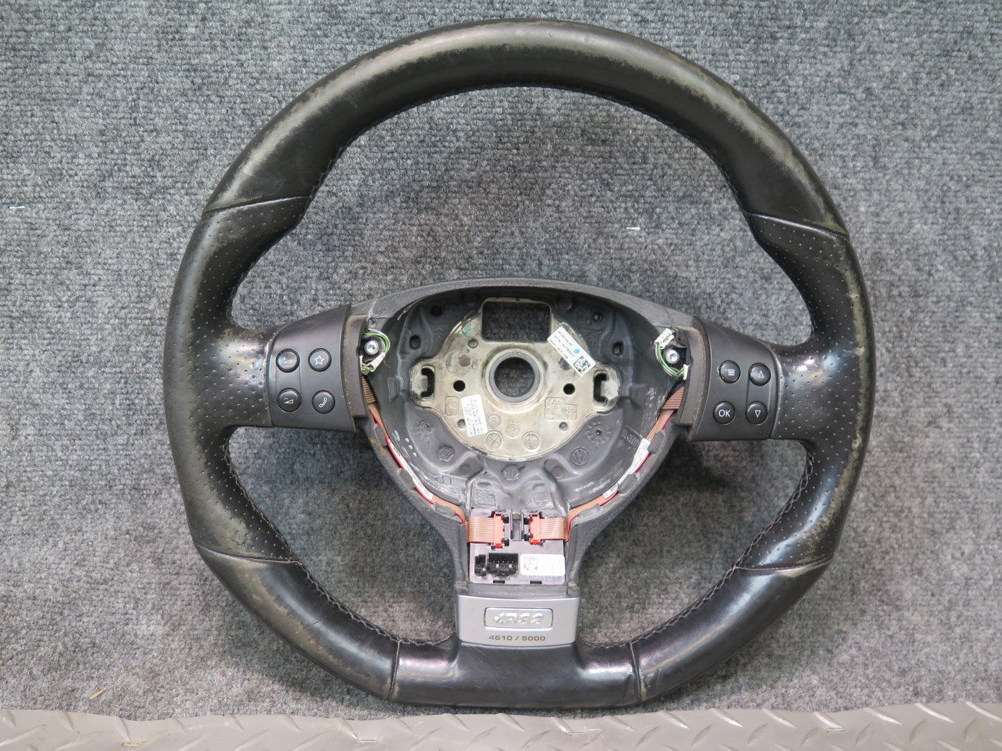 2008 VW Golf MK5 R32 A/T Leather Steering Black w Controls OEM