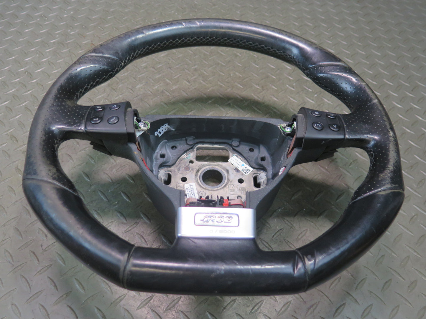 2008 VW Golf MK5 R32 A/T Leather Steering Black w Controls OEM