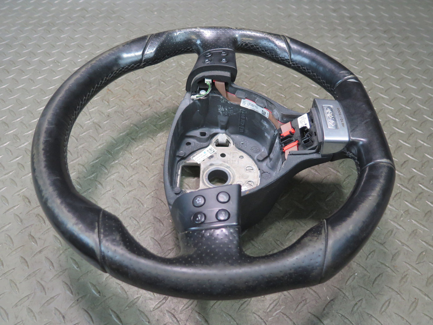 2008 VW Golf MK5 R32 A/T Leather Steering Black w Controls OEM