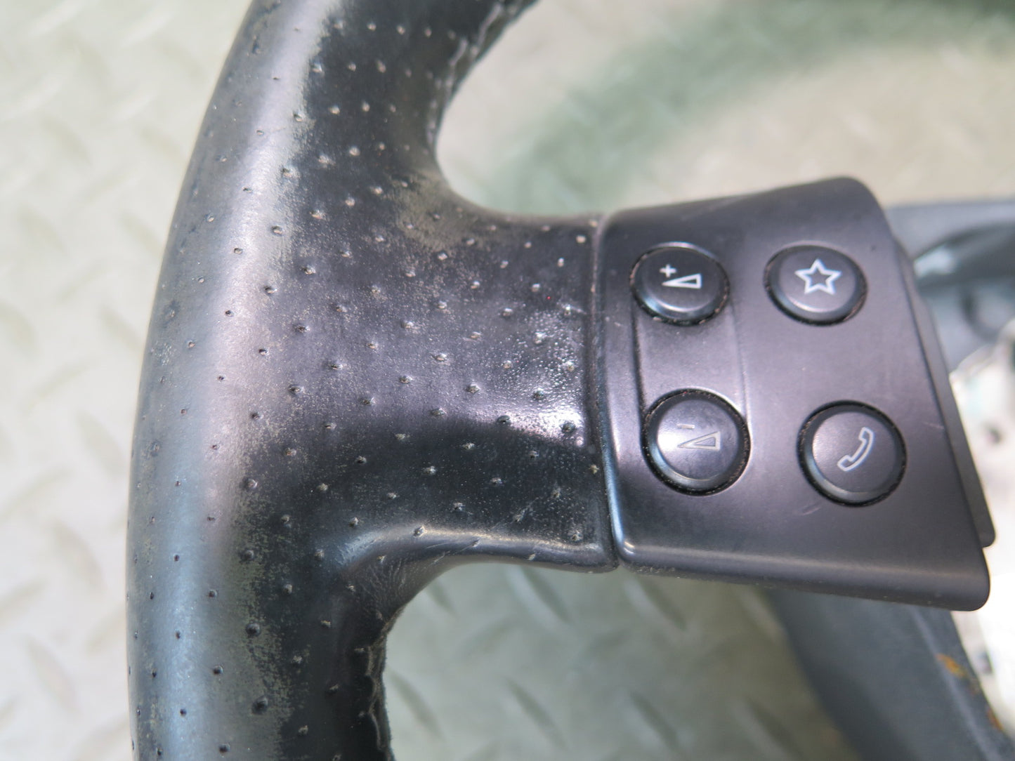 2008 VW Golf MK5 R32 A/T Leather Steering Black w Controls OEM