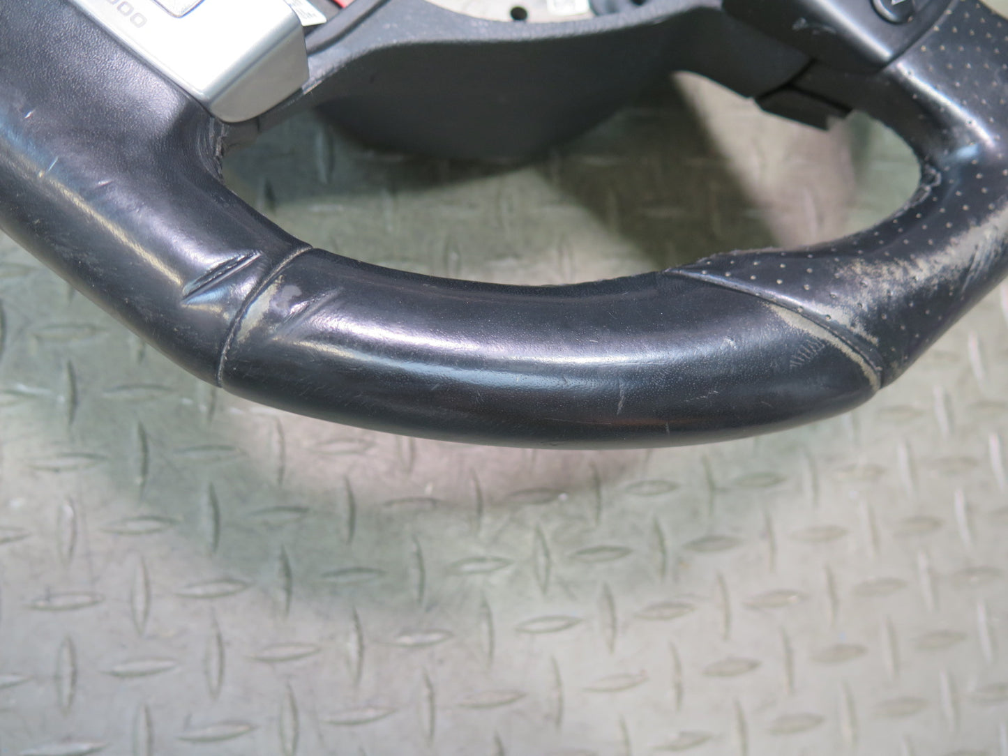 2008 VW Golf MK5 R32 A/T Leather Steering Black w Controls OEM