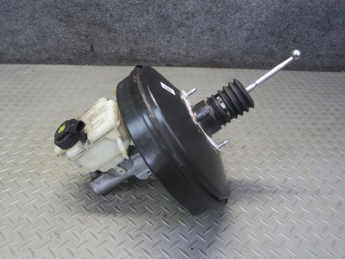 2008 VW Golf R32 MK5 Brake Master Cylinder Booster Fluid Reservoir OEM