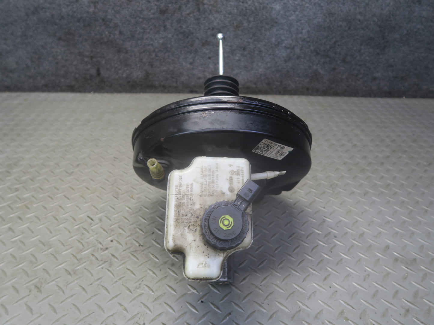 2008 VW Golf R32 MK5 Brake Master Cylinder Booster Fluid Reservoir OEM