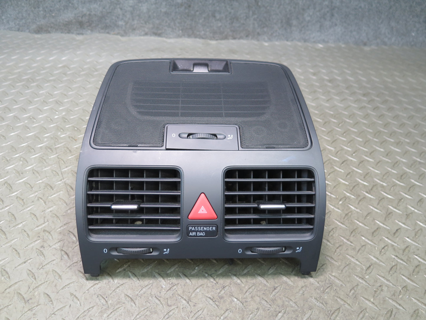 06-09 VW Golf MK5 R32 Dash Front Center Speaker Grille w Air Vents OEM
