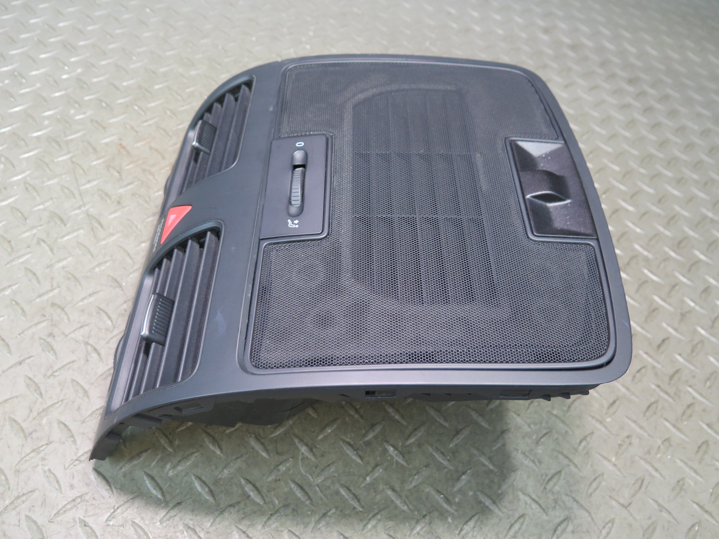 06-09 VW Golf MK5 R32 Dash Front Center Speaker Grille w Air Vents OEM