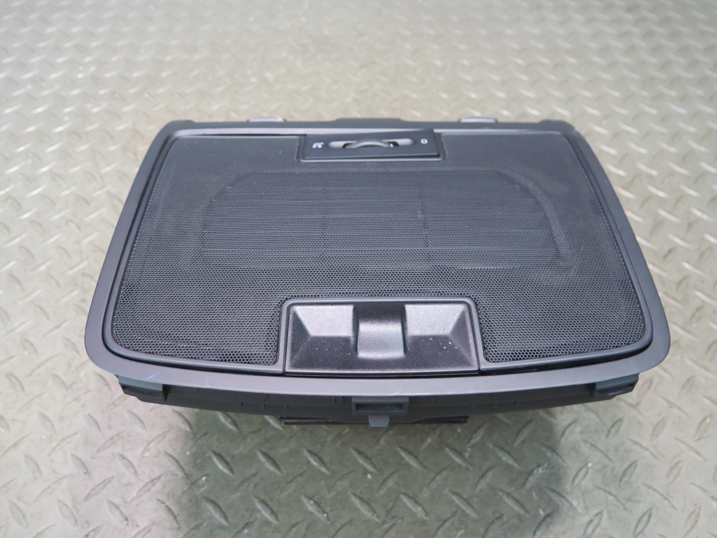 06-09 VW Golf MK5 R32 Dash Front Center Speaker Grille w Air Vents OEM