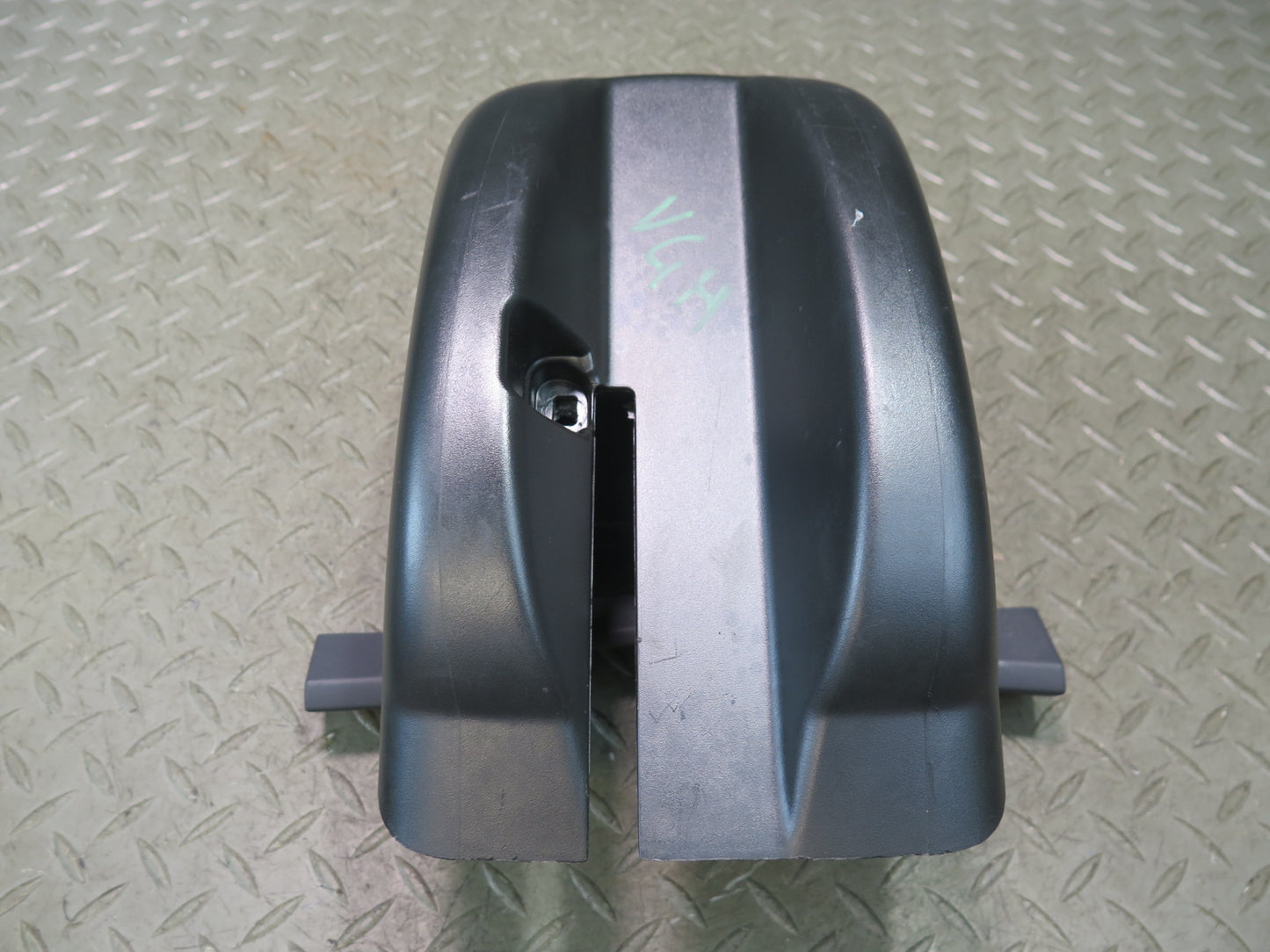 06-09 VW Golf MK5 R32 Steering Column Upper & Lower Trim Cover Panel Set OEM
