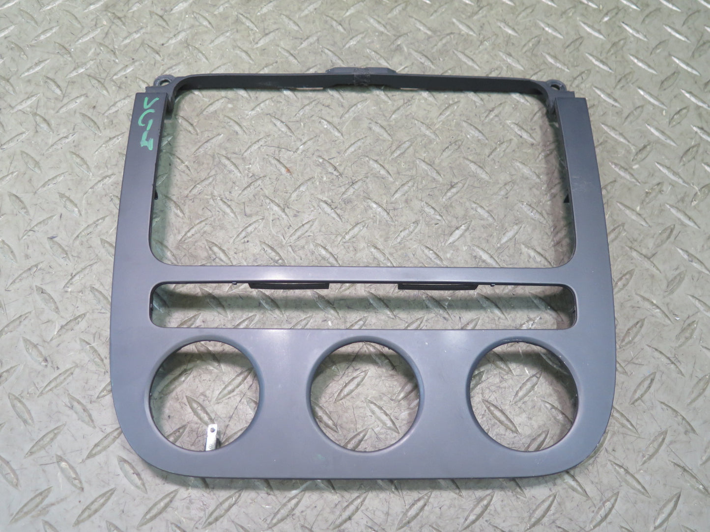 06-09 VW Golf MK5 R32 Dash Front Radio Climate Trim Bezel Panel 1K0858071 OEM