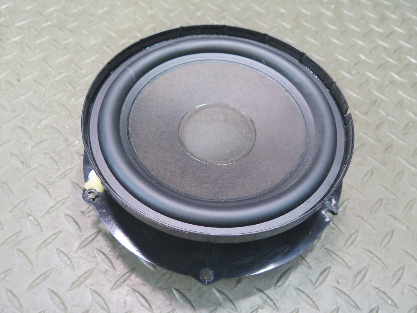 06-09 VW Golf MK5 R32 Set of 2 Front Left & Right Door Speaker OEM
