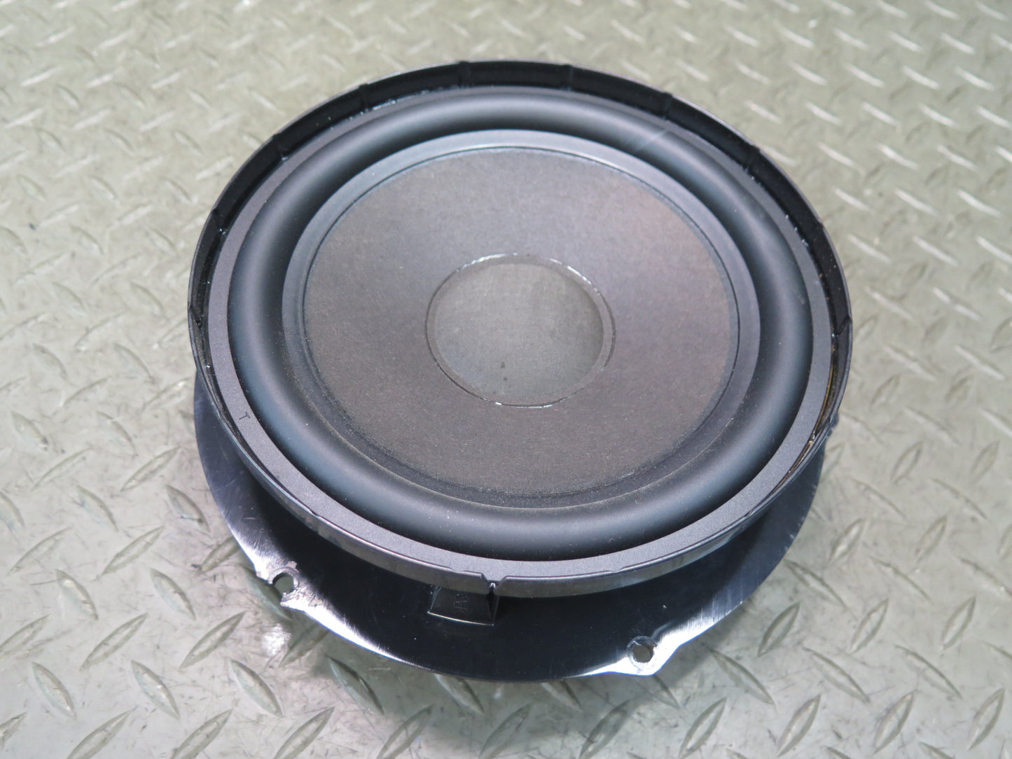 06-09 VW Golf MK5 R32 Set of 2 Front Left & Right Door Speaker OEM