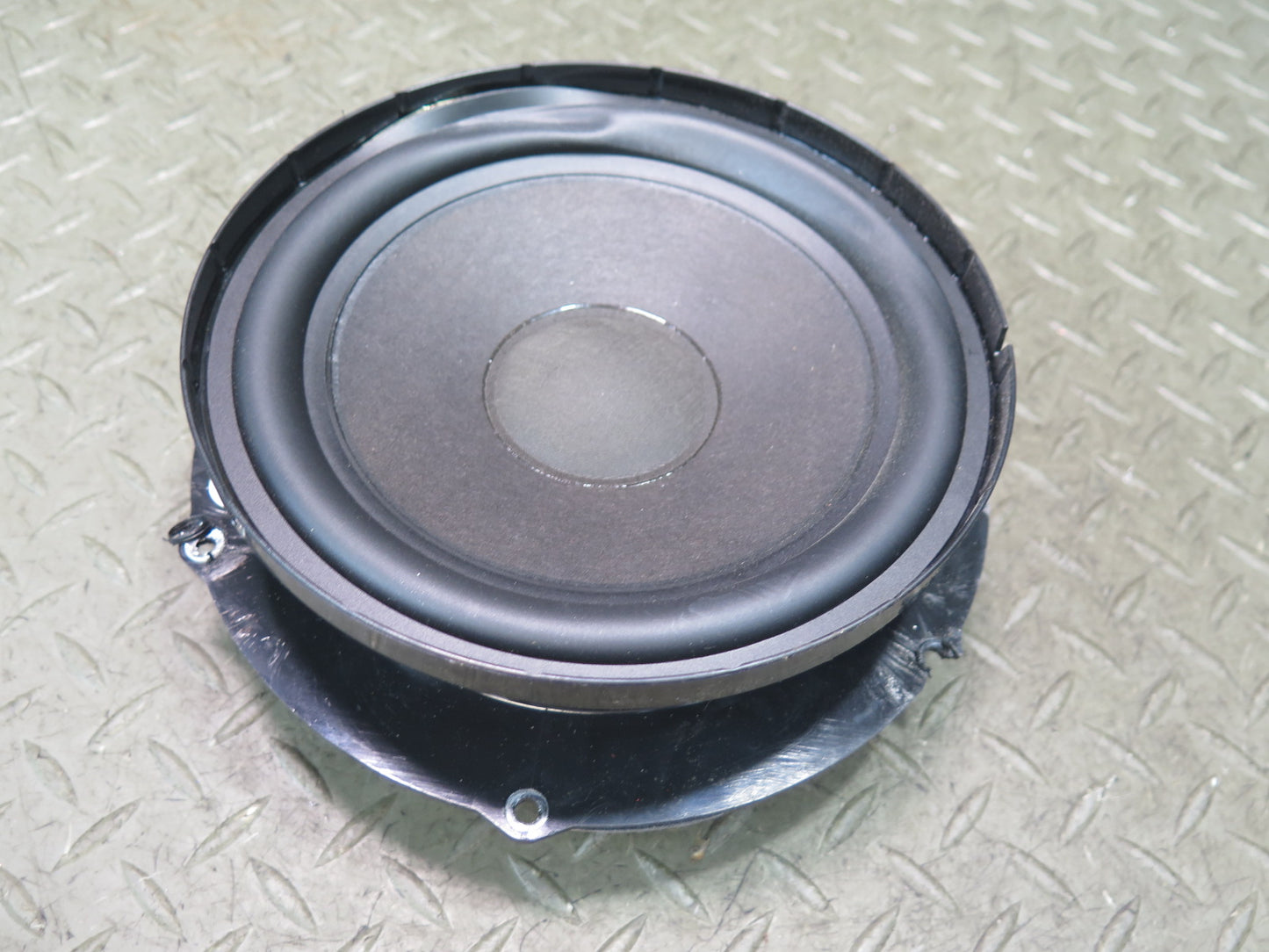 06-09 VW Golf MK5 R32 Set of 2 Front Left & Right Door Speaker OEM