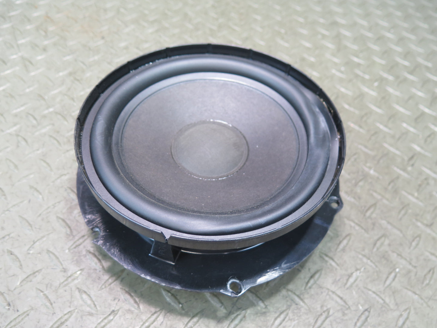 06-09 VW Golf MK5 R32 Set of 2 Front Left & Right Door Speaker OEM