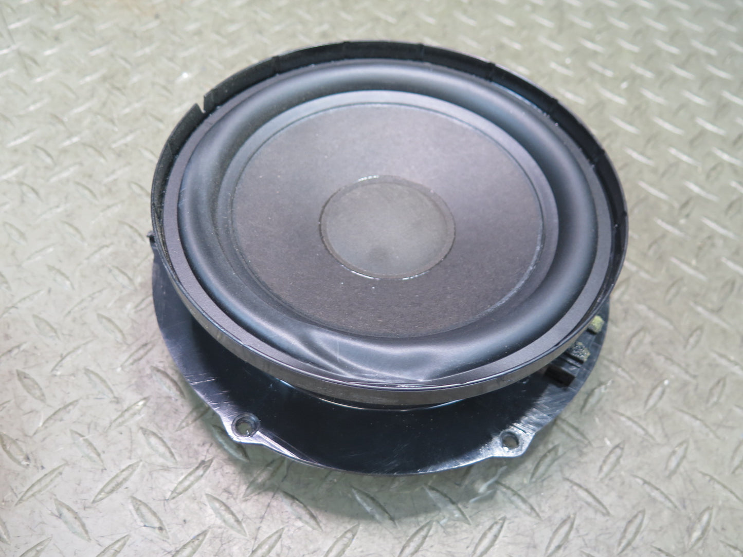 06-09 VW Golf MK5 R32 Set of 2 Front Left & Right Door Speaker OEM