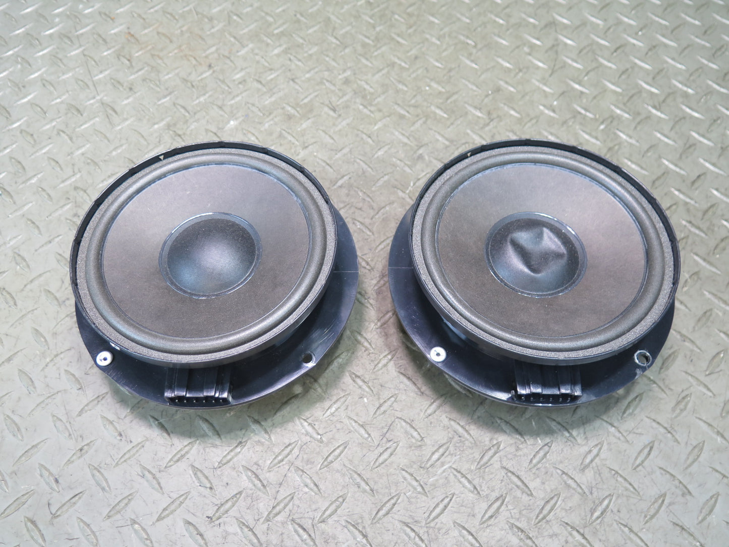 06-09 VW Golf MK5 R32 Set of 2 Rear Left & Right Door Speaker 1K0035415 OEM