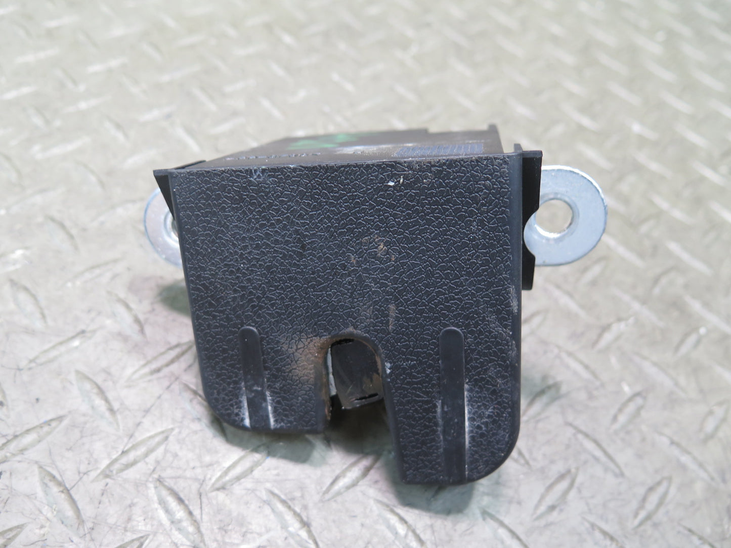 06-09 VW Golf MK5 R32 Rear Trunk Lid Lock Latch OEM