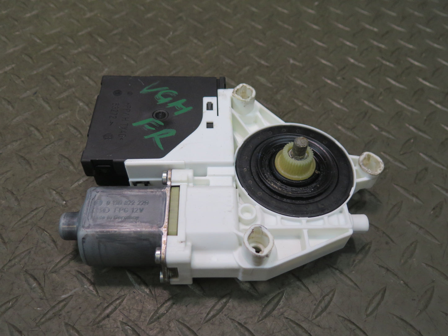 06-09 VW Golf MK5 R32 Right Door Window Regulator Motor 1K3837402S OEM