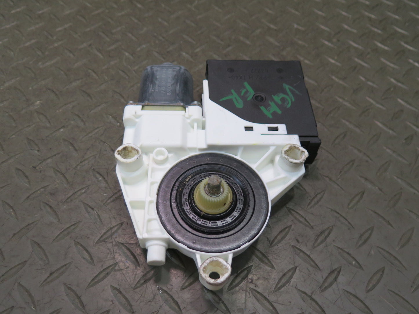 06-09 VW Golf MK5 R32 Right Door Window Regulator Motor 1K3837402S OEM
