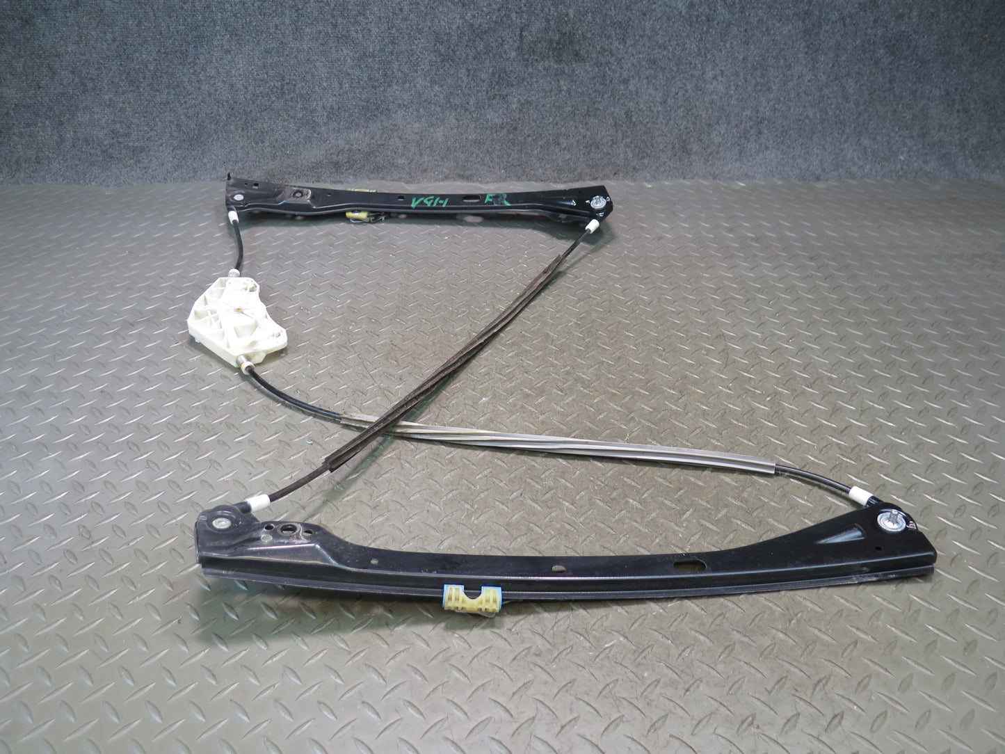 06-09 VW Golf MK5 R32 Right Door Window Regulator NO Motor OEM